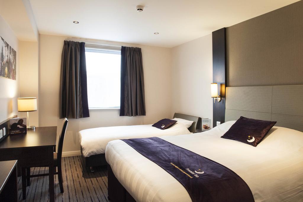 Premier Inn Peterborough - Ferry Meadows Εξωτερικό φωτογραφία