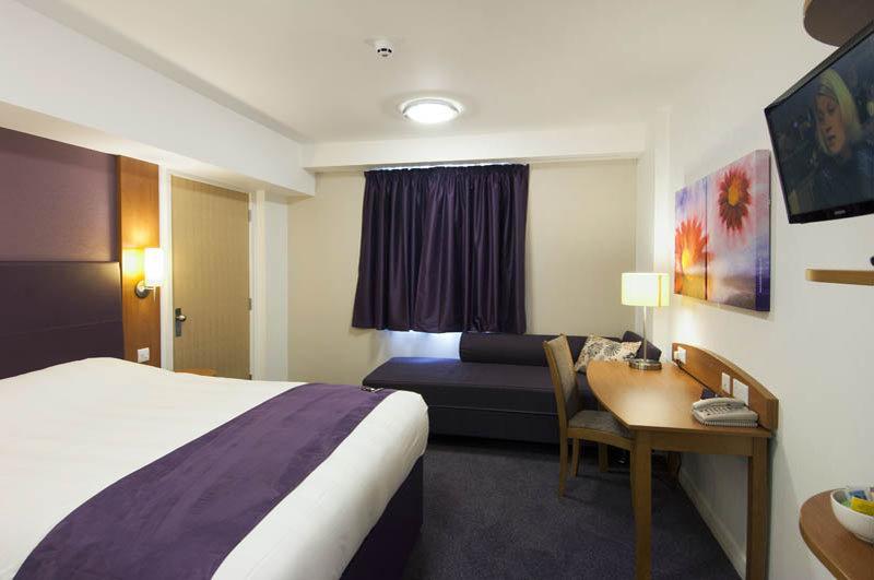 Premier Inn Peterborough - Ferry Meadows Εξωτερικό φωτογραφία